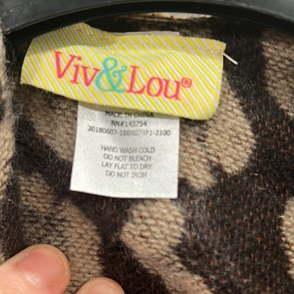 Leopard print Shawl-one size - Picture 2 of 6